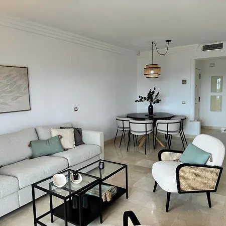 Golf Y Playa Апартаменти Естепона